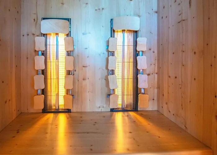 7 Person In Knebel-by Traum